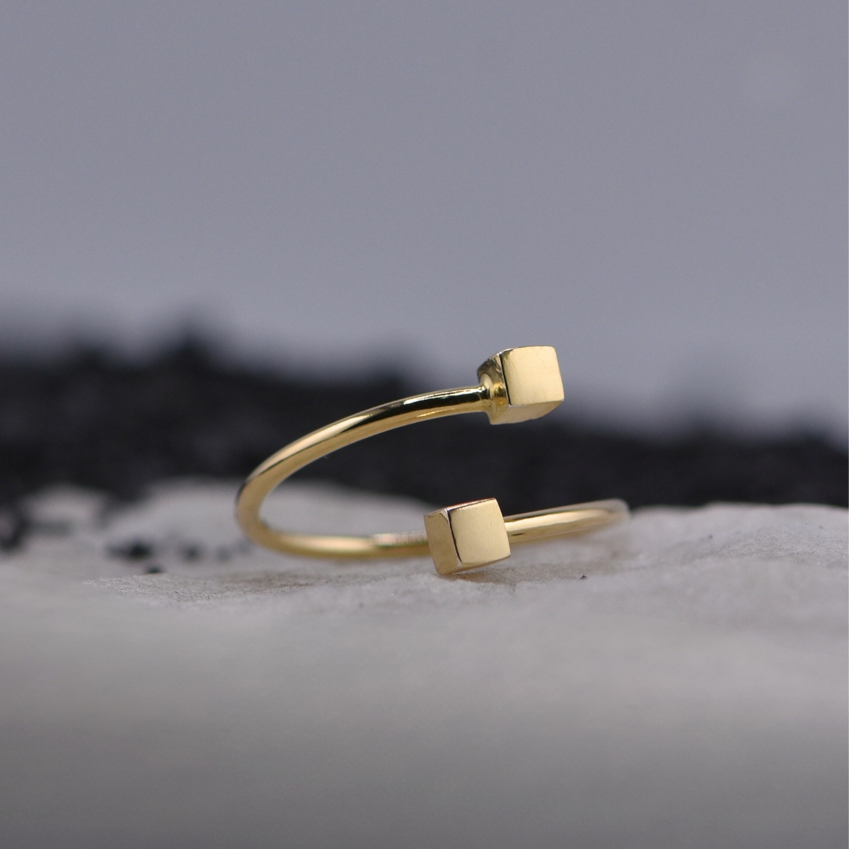 inel handmade din aur elegant minimalist